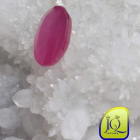 تصویر نگین یاقوت سرخ 