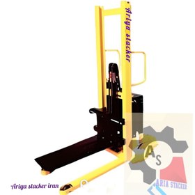 تصویر استاکر شارژی ظرفیت ۲تن حداکثر ارتفاع ۲متر برند آریا Rechargeable stacker with a capacity of 2 tons and a maximum height of 2 meters