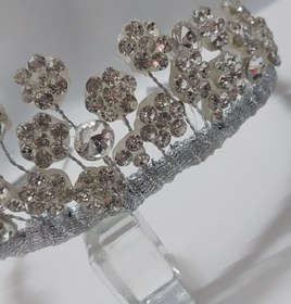 تصویر تاج عروس مدل شاخه ای گل جنس سنگ‌ اتریشی 