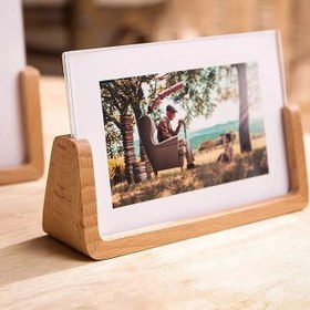 تصویر قاب عکس چوبی مینیمال ساخته شده با چوب راش Wooden photo frame