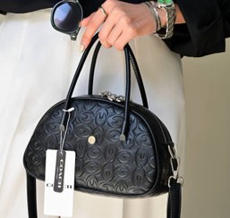 تصویر کیف دوشی مجلسی زنانه جنس چرم طرح مارک کد ۱۲۵ - طرح 