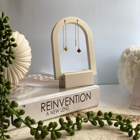 تصویر استند گوشواره 