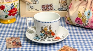 تصویر فنجان و نعلبکی جوجه تیغی 