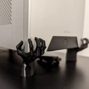 تصویر پایه کیس کامپیوتر مدل Hands of abyss 