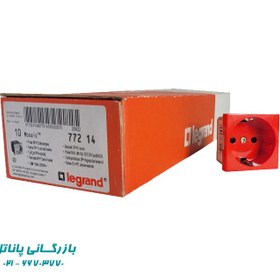 تصویر پریز برق ارت دار لگراند قرمز Earthed electrical outlet