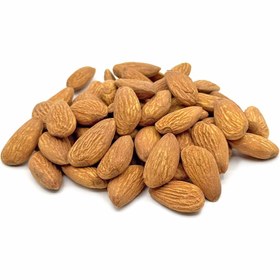 تصویر بادام درختی خارجی خام 