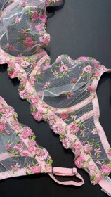 تصویر شورت و سوتین 