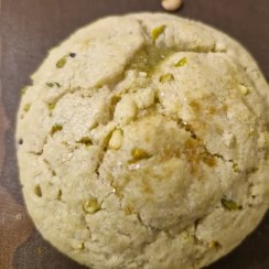 تصویر کوکی خانگی پسته با مغزی کرم پسته 80 گرمی 5 عدد Pistachio cookie