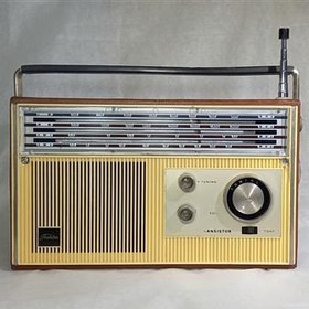 تصویر رادیو قدیمی توشیبا 4موج 