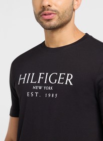 تصویر تی‌شرت یقه گرد لوگو برند Tommy Hilfiger Logo Crew Neck T-Shirt