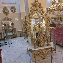 تصویر سرویس آینه شمعدان شامل دو عدد شمعدان و ساعت رومیزی، تولید شده با بهترین متریال 