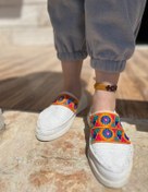 تصویر گیوه با نوار سوزن دوزی 