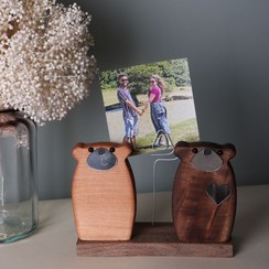 تصویر استند عکس خرسهای چوبین 