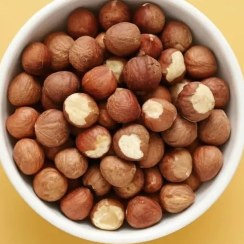 تصویر مغز فندق خام 