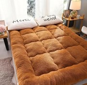 تصویر تشگ سیار|تشک لایکو ضد تعریق |تشگ ضد حسایت و ضد اصطکاک|تشگ قابل نصب روی تشگ تخت |تشگ دونفره محکم |تشگ ۲ رو نرم دونفره خزو ببعی| - طوسی سیر / یک و نیم نفره Toshak Sayar Masaferti CNC 8sant rooye khaz zed hasasiyat va tareg