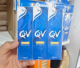 تصویر کرم مرطوب کننده کیووی (qv) مدل مرطوب کننده و آبرسان کیووی