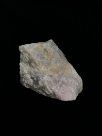 تصویر سنگ راف رزکوارتز پررنگ کار بسیار خاص و کلکسیونی مناسب دکور و حجم تراشی Rose quartz raw