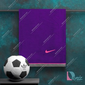 تصویر حوله ورزشی Nike بنفش بزرگ 