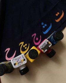 تصویر نقاشی روی مقنعه و تیشرت 