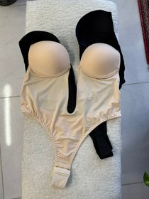 تصویر بادی کاپدار مجلسی پشت باز شورت بکلس با بند نامرئی Body shaper