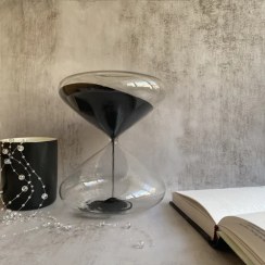 تصویر ساعت شنی بزرگ دکوری مدل کلاسیک 10 دقیقه ای 