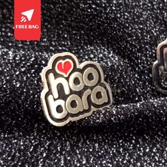 تصویر بج سینه مات و براق نقره ای دورنگ شرکت هوبارا 