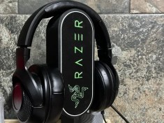 تصویر پایه هدفون مدل Razer Headset Stand (Rayzer) 