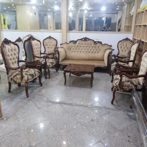 تصویر فروشگاه مبلمان سلطنتی تاج