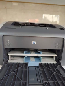 تصویر فروشگاه ماشین های اداری سیاه سفید