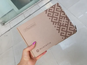 تصویر فروشگاه خدمات کامپیوتر داریوش