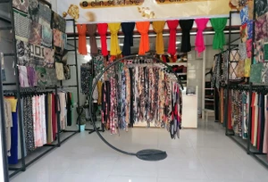 تصویر فروشگاه شال و روسری الین