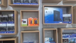 تصویر فروشگاه ای هشت