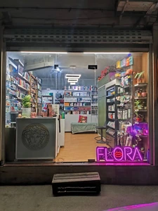 تصویر فروشگاه آرایشی بهداشتی عطر فلورا