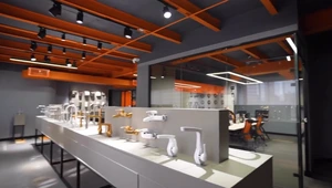 تصویر فروشگاه آریان فراز پرسام