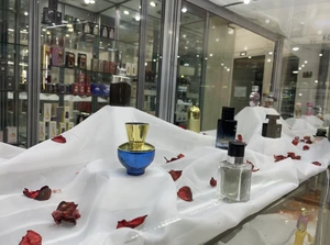 تصویر فروشگاه عطر و ادکلن رویان