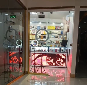 تصویر فروشگاه موبایل یارا