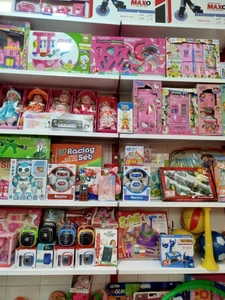 تصویر فروشگاه گالری اسباب بازی شادی