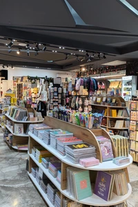 تصویر فروشگاه مرکز کتاب خانواده (family book center)