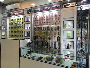 تصویر فروشگاه لوازم جانبی غرب