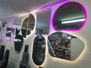 تصویر فروشگاه شیشه و آیینه پاسداران