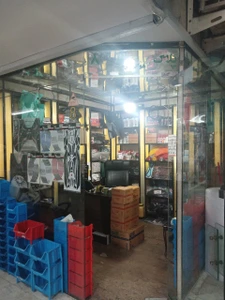 تصویر فروشگاه میلتن یدک