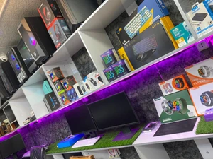 تصویر فروشگاه مکس تک