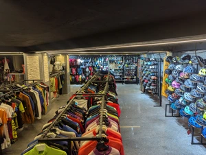 تصویر فروشگاه دوچرخه کاپیتان