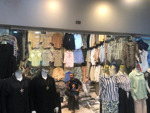 تصویر فروشگاه پخش پوشاک لابلا