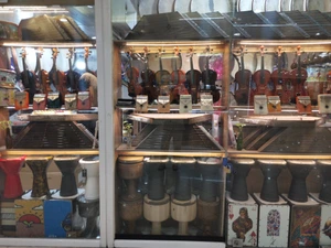 تصویر فروشگاه موسیقی چکاوک الماس شرق