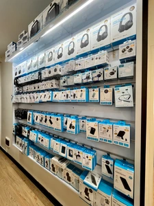 تصویر فروشگاه انکر موبایل