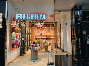 تصویر فروشگاه فوجی فیلم استور