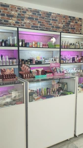 تصویر فروشگاه آرایشی بهداشتی برنز