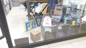 تصویر فروشگاه تولید و پخش پیراهن فلش