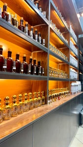تصویر فروشگاه عطر و ادکلن کیان